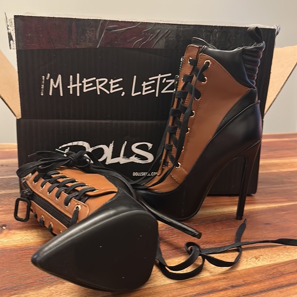 Dollskill Azalea Wang Inherit The Crown Lace Up Boots, 7.5, brown black - Picture 7 of 8